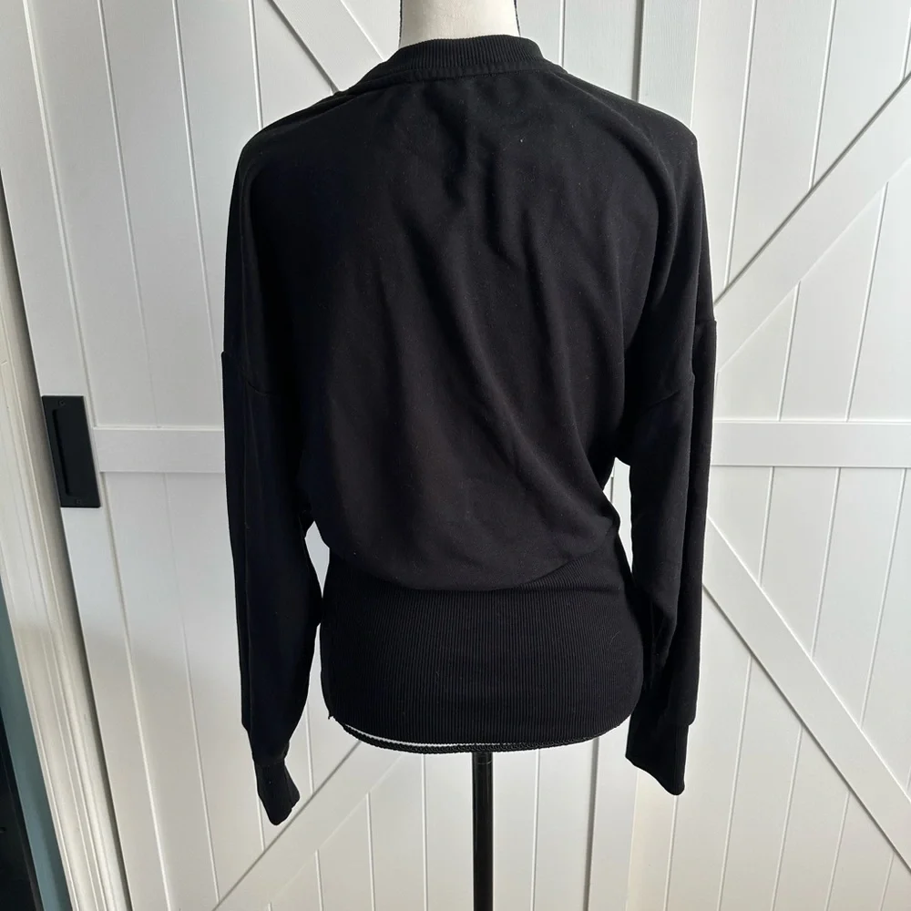 Women's Athleta Black Crewneck Athletic Sweatshirt Size Small - Picture 3 of 5